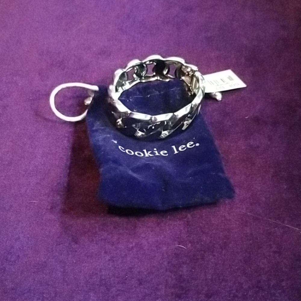 Cookie Lee hinged bangle